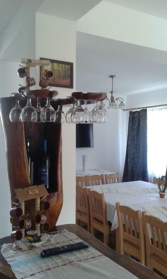 Pensiunea Casa Vanatorului Hotel Oteleni Bagian luar foto