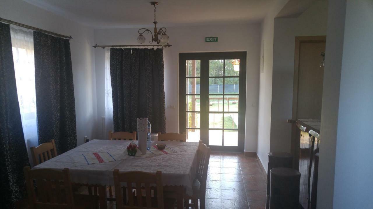 Pensiunea Casa Vanatorului Hotel Oteleni Bagian luar foto