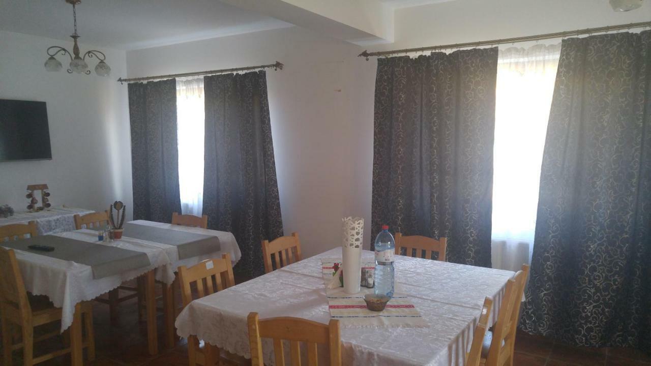 Pensiunea Casa Vanatorului Hotel Oteleni Bagian luar foto