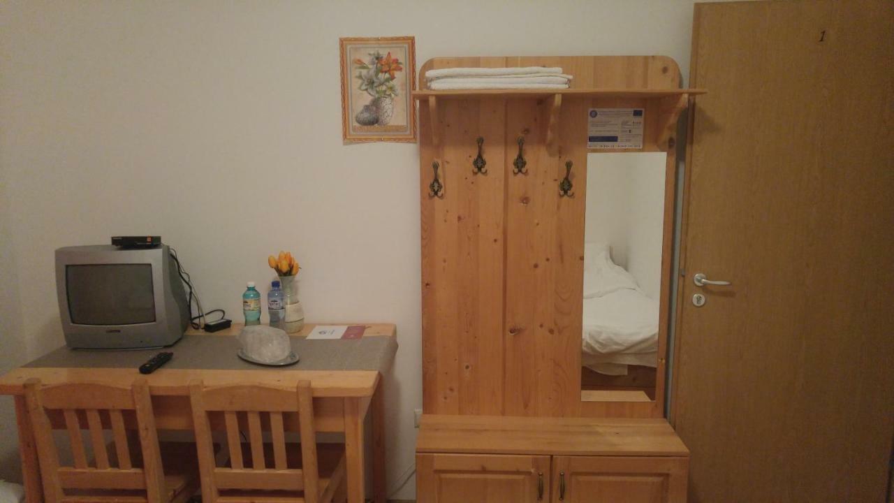 Pensiunea Casa Vanatorului Hotel Oteleni Bagian luar foto