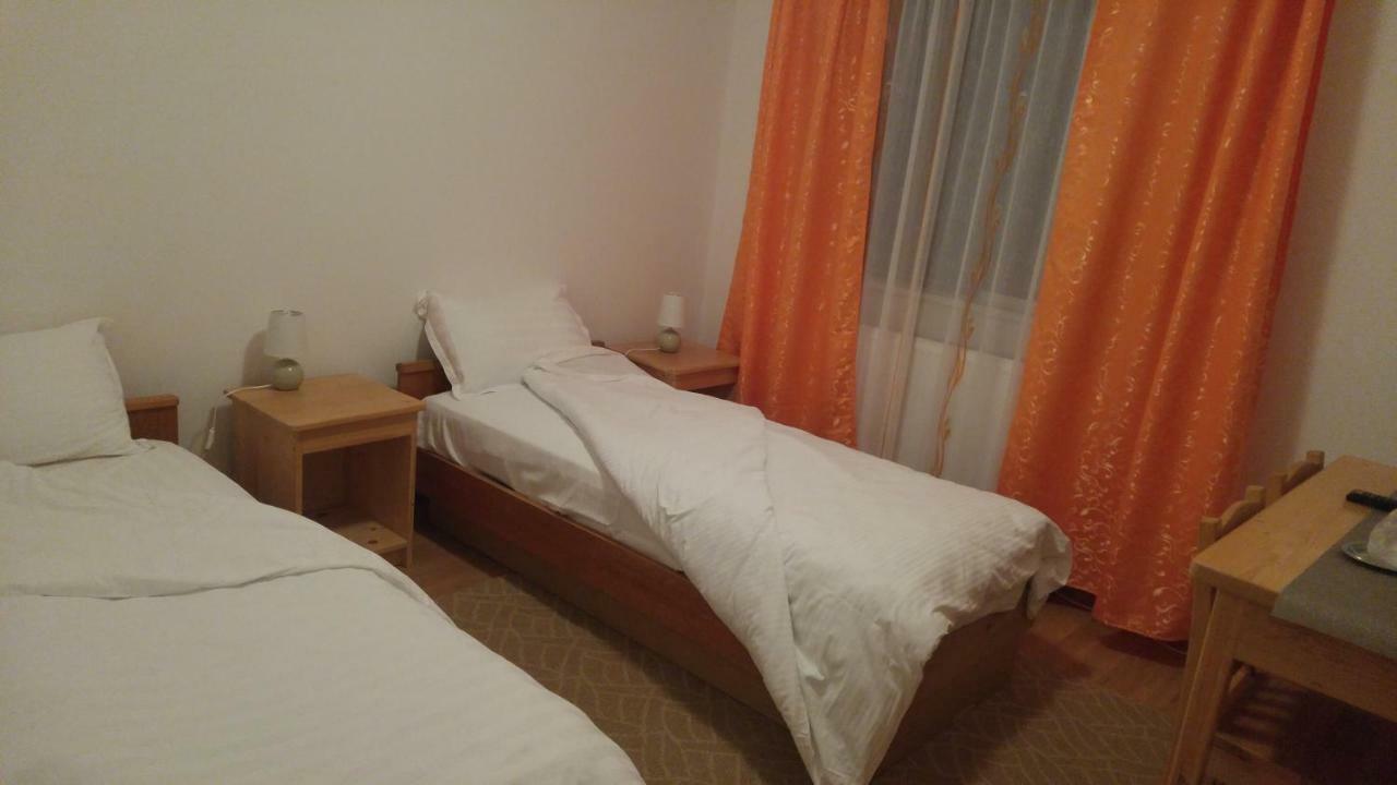 Pensiunea Casa Vanatorului Hotel Oteleni Bagian luar foto
