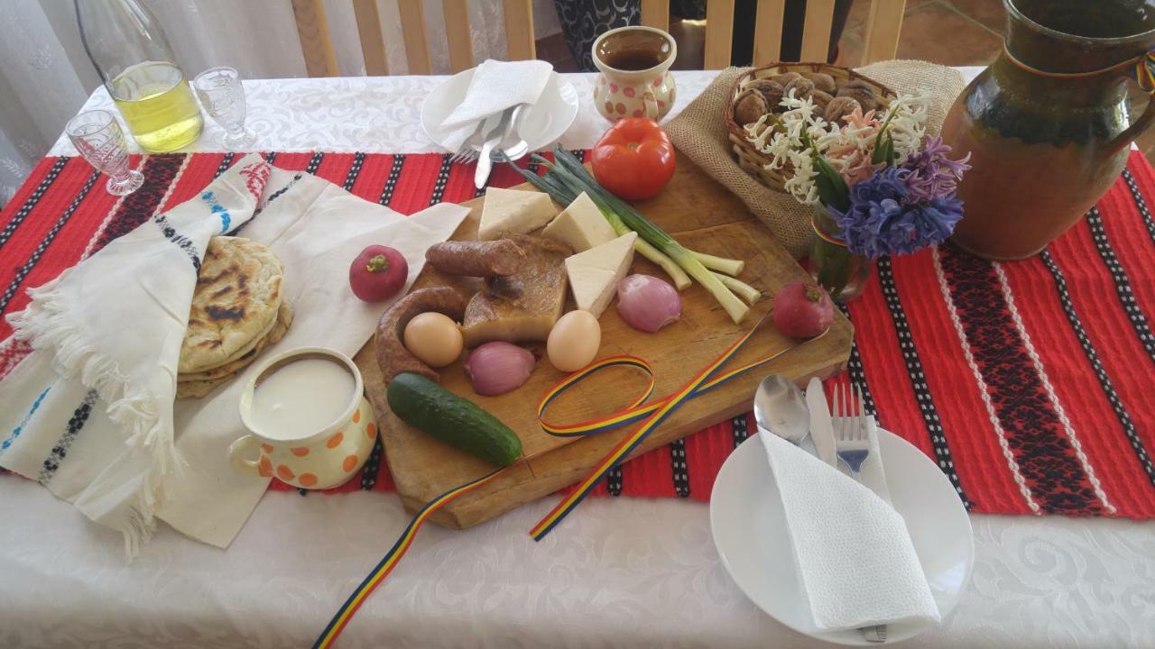 Pensiunea Casa Vanatorului Hotel Oteleni Bagian luar foto